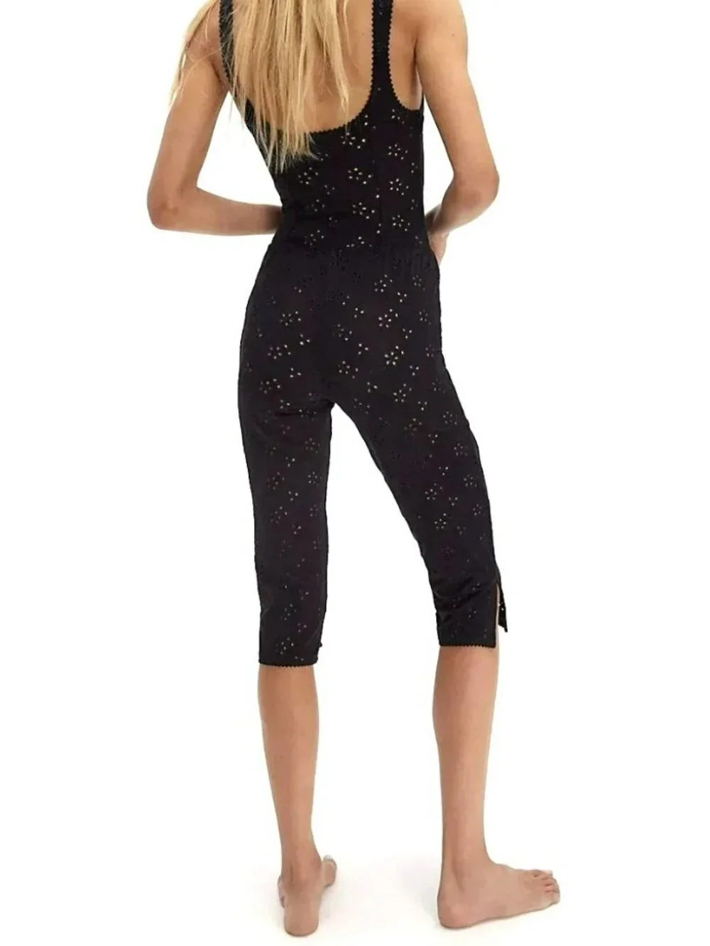 Free People Black Eyelet Bloom Capri Pants Pull On New - Picture 2 of 10
